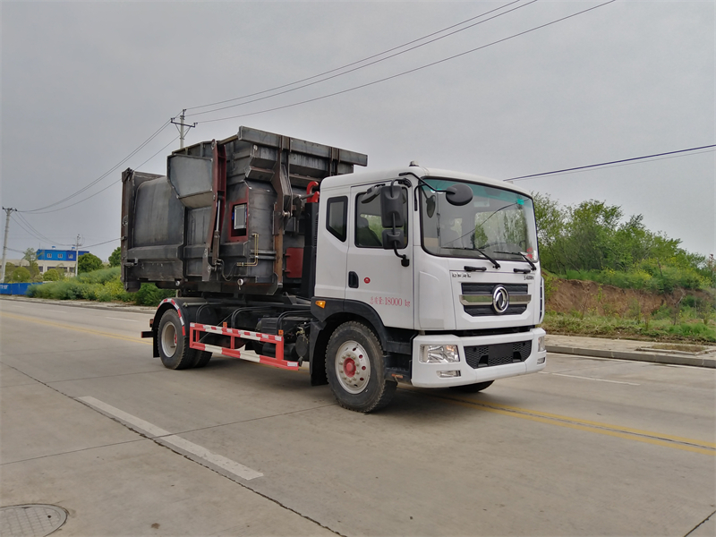 東風多利卡D9勾臂垃圾車