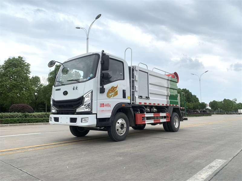 重汽豪曼7方藍(lán)牌霧炮抑塵灑水車