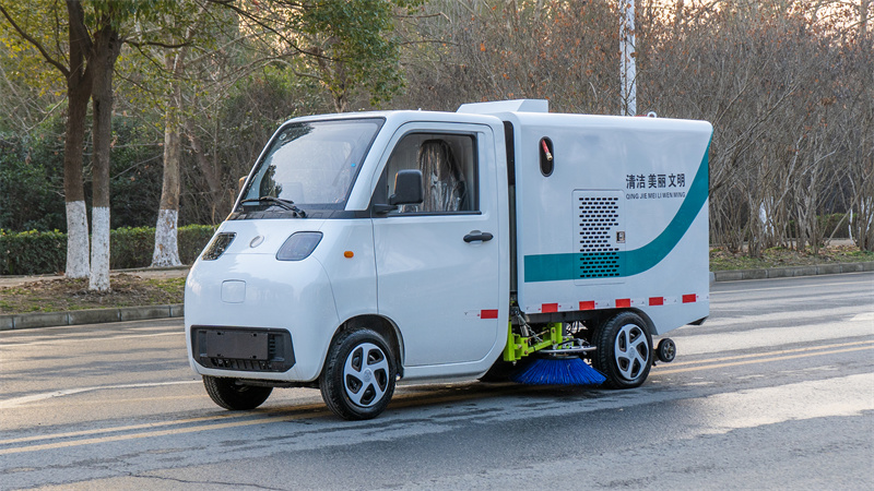 吉利微型道路洗掃車