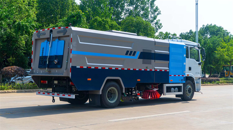 純電動(dòng)陜汽德龍道路洗掃車